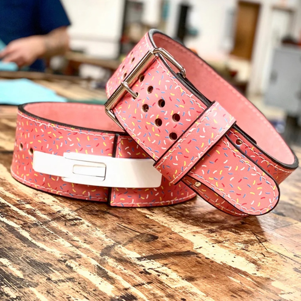 Pioneer Sprinkle Vinyl Weightlifting Belt Size XL (39-48”)